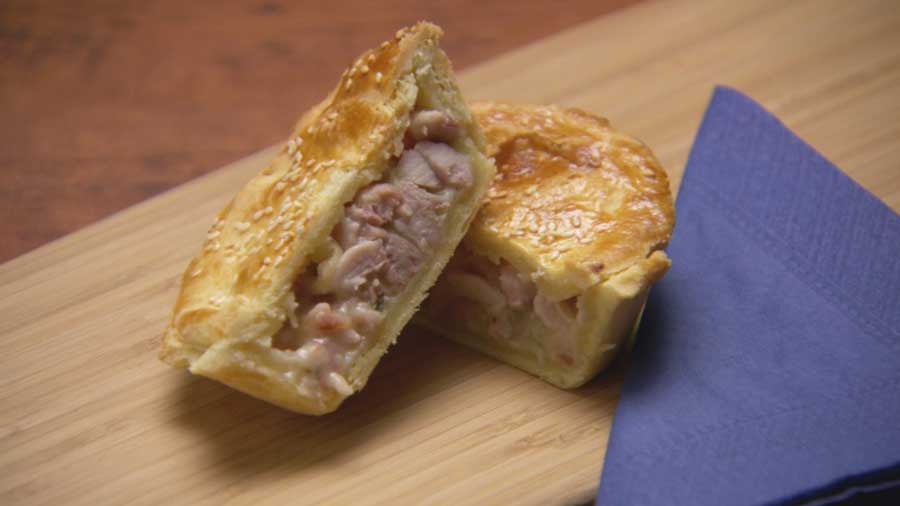 Chicken, leek and bacon pie