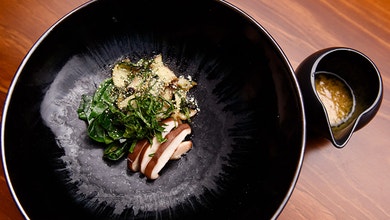 Stir Fry Abalone with Broccoli and Horseradish Leaf