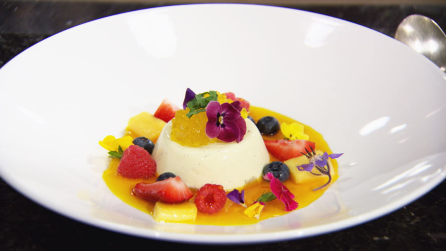 Vanilla Pannacotta with Saffron Gel