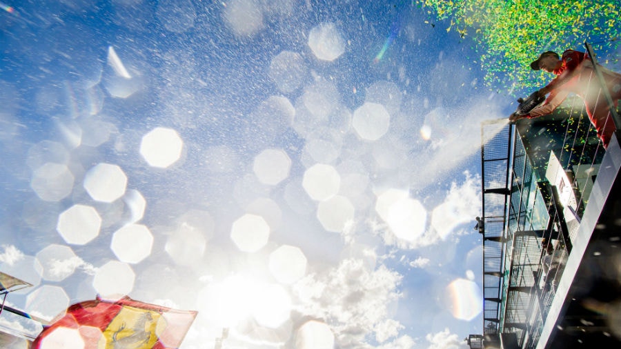 Vettel sprays champagne