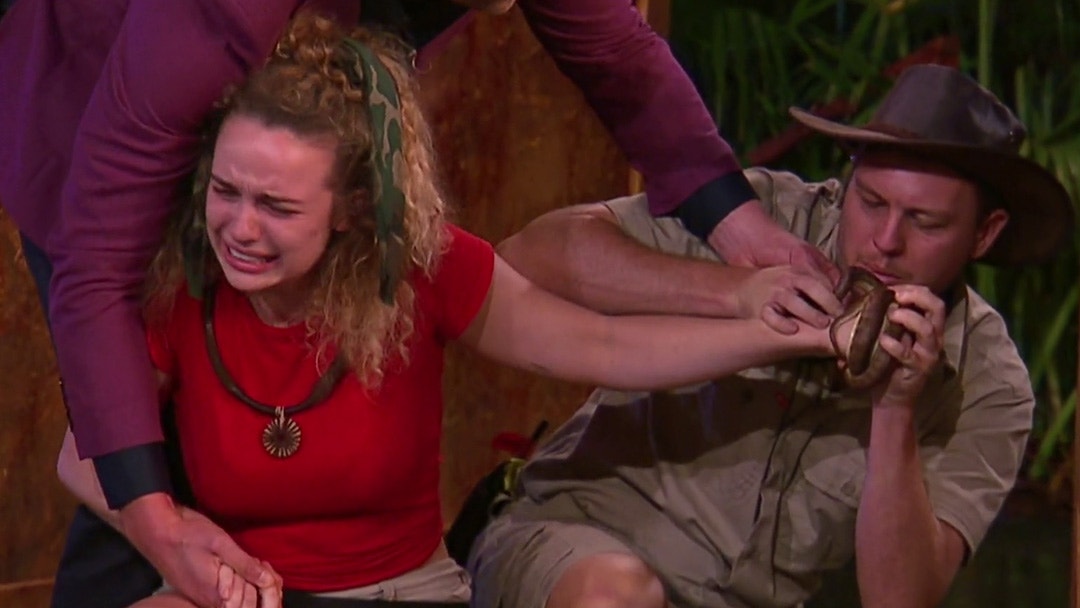 abbie chatfield bitten snake finale