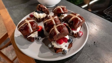 Hot Cross Bun Ice-Cream Sandwiches   