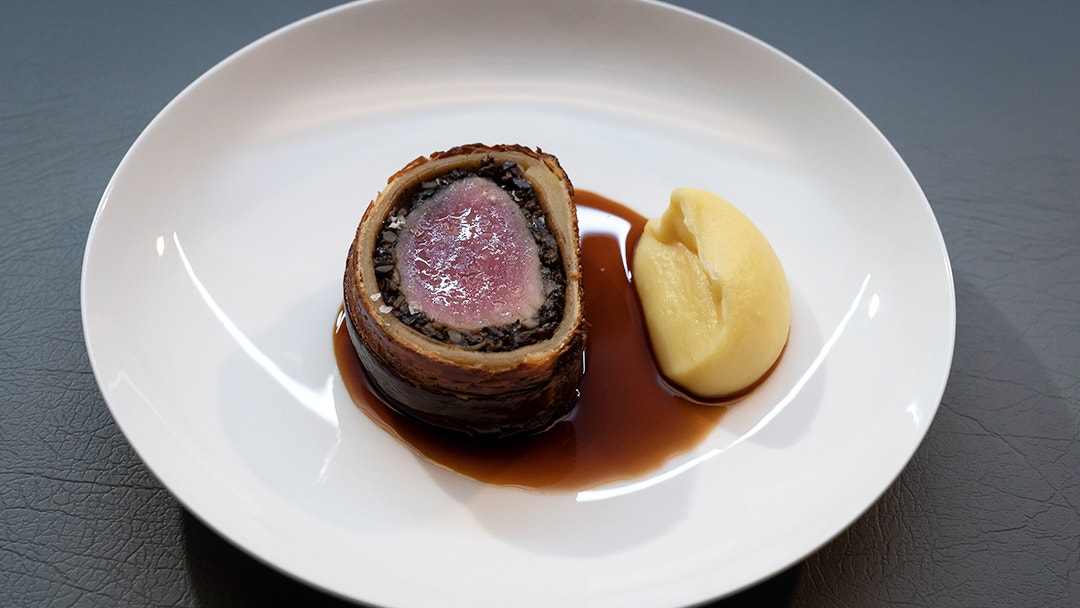 Tuna Wellington, Mash Potato, Tuna Gravy