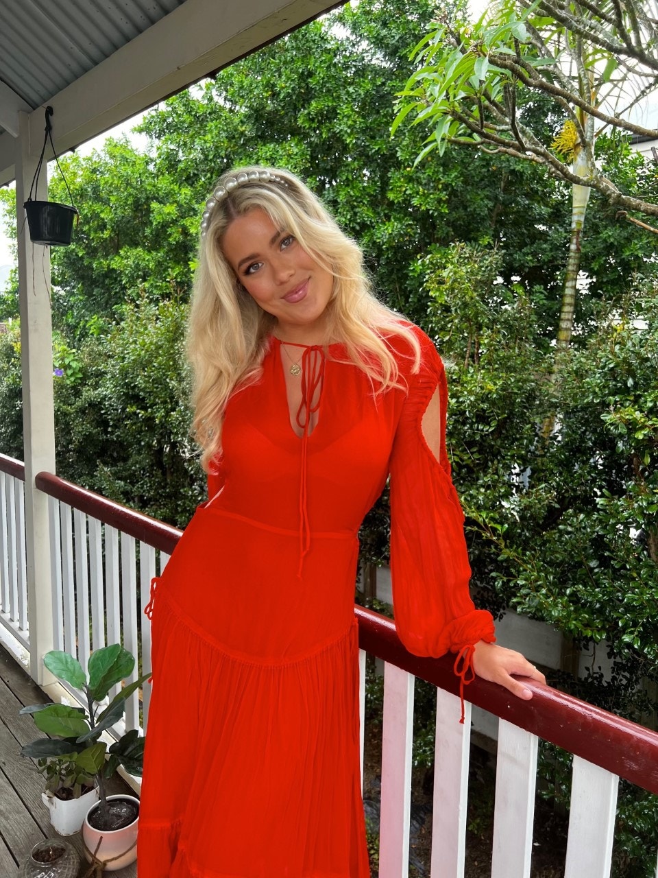the bachelor australia 2023 ella walk out of the mansion