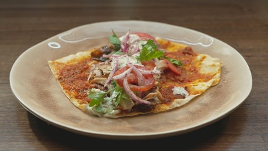 Chicken Lahmacun with Tzatziki