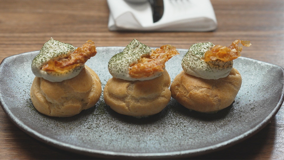 Green Curry Choux Buns